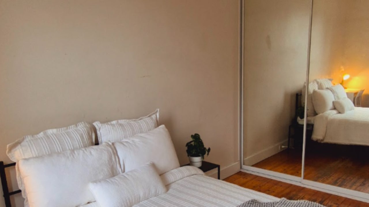 Furnished room in a flatshare