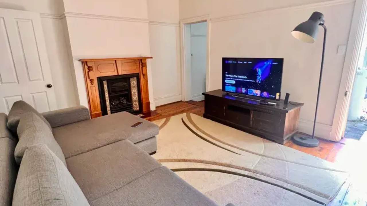 Room in a share house