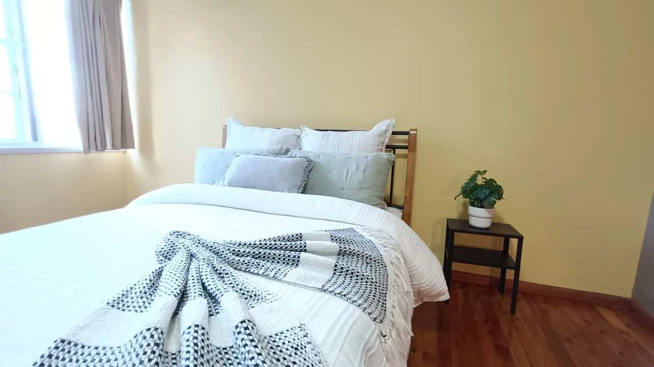 Furnished room in a share house