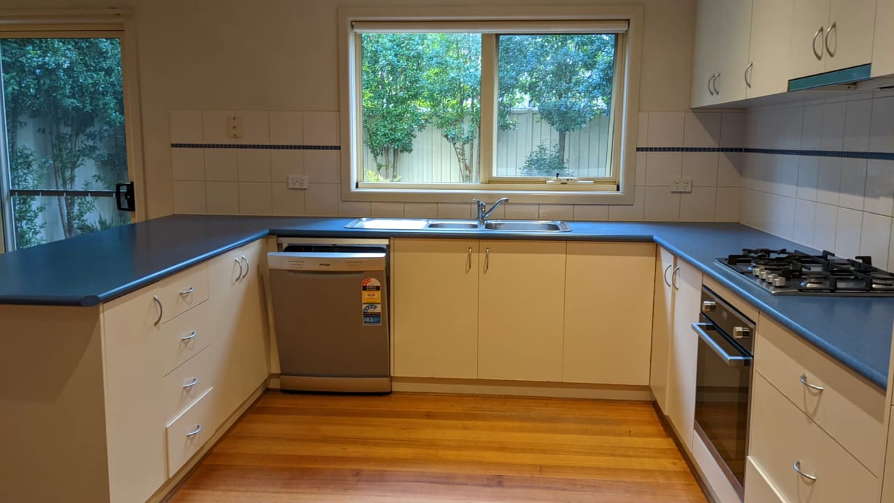 Room in a share house