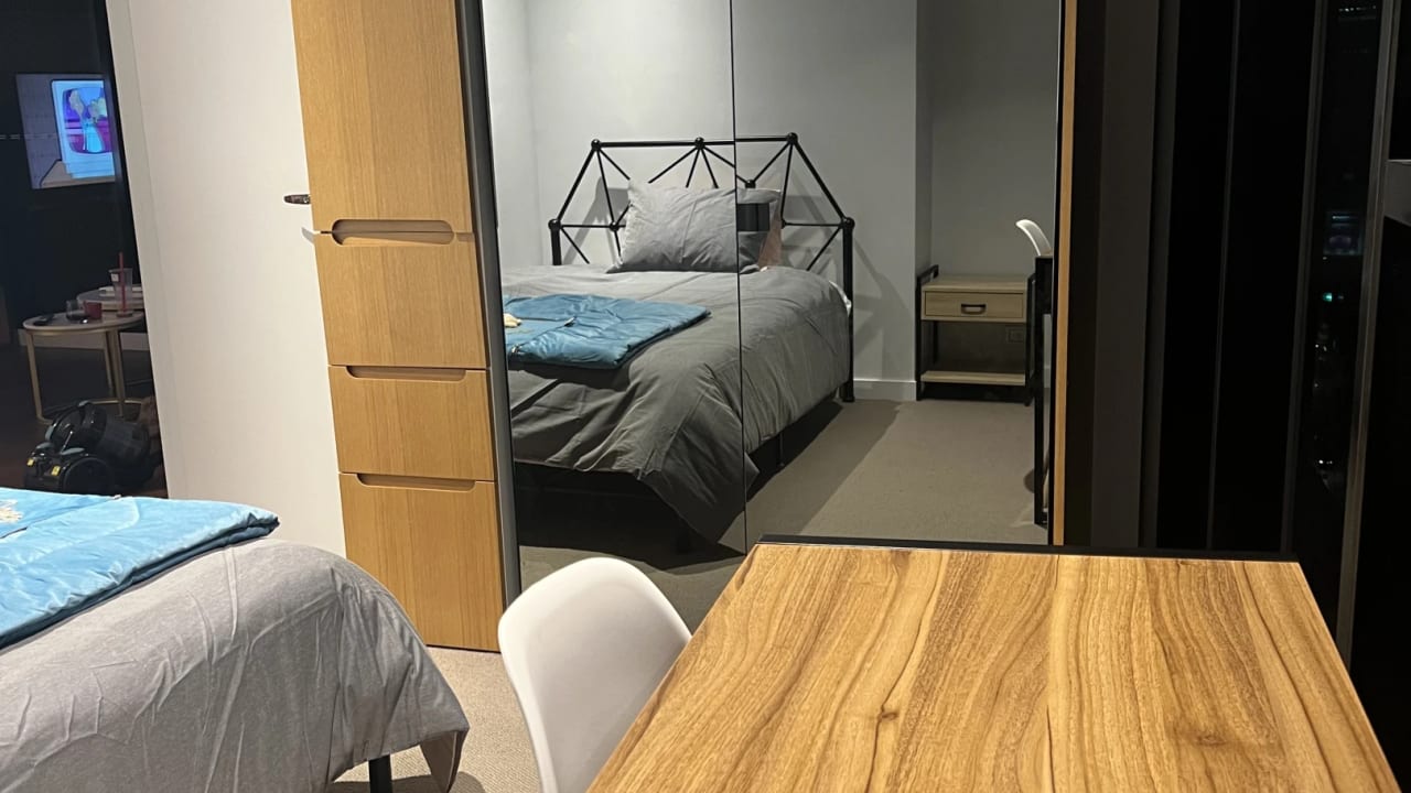 Furnished room in a flatshare