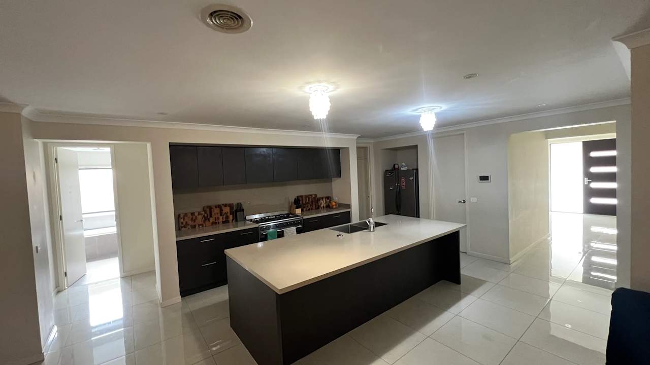 Room in a share house