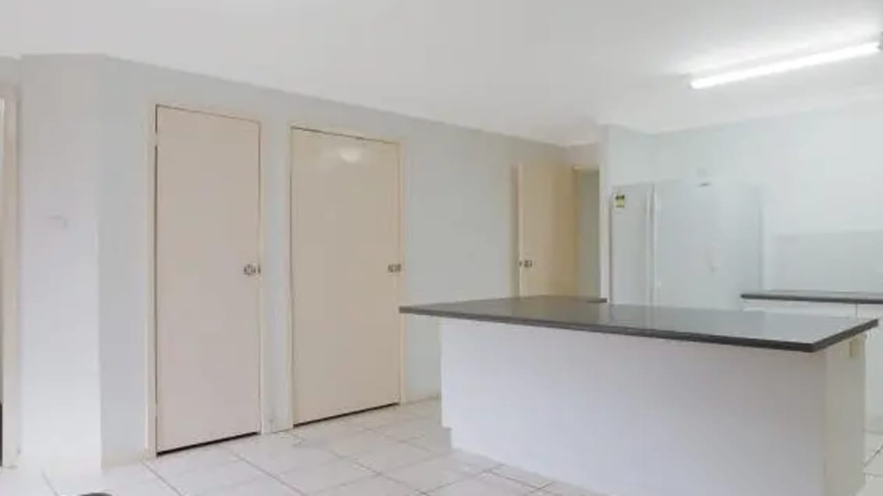 Room in a share house