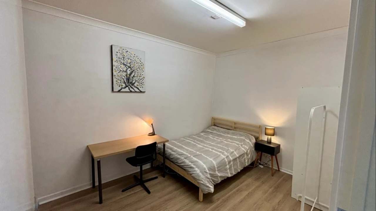 Room in a share house