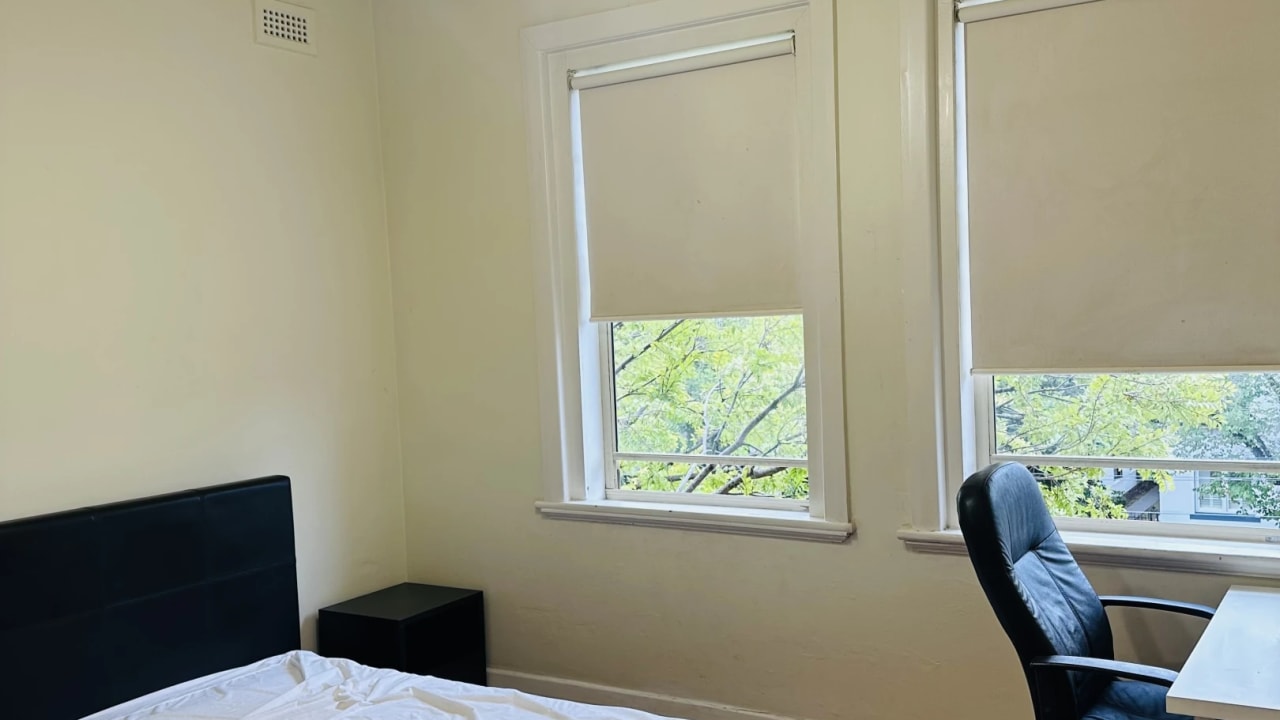 Furnished room in a flatshare