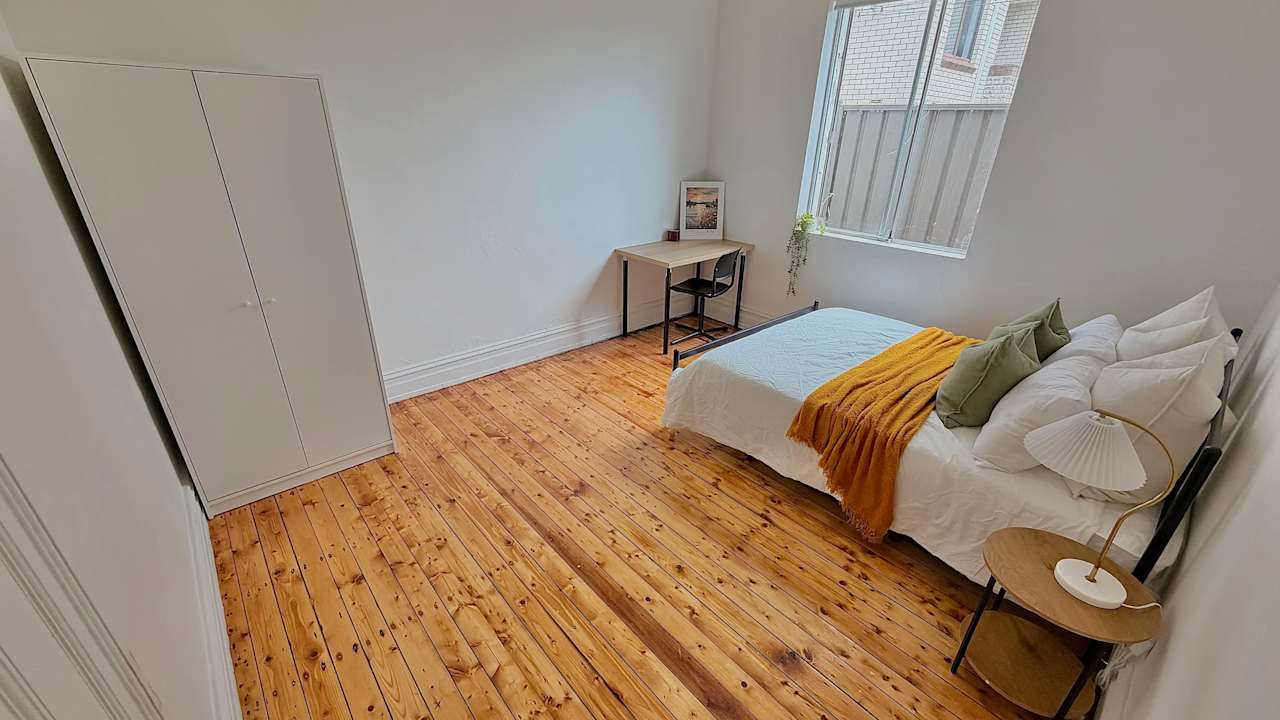 Room in a share house