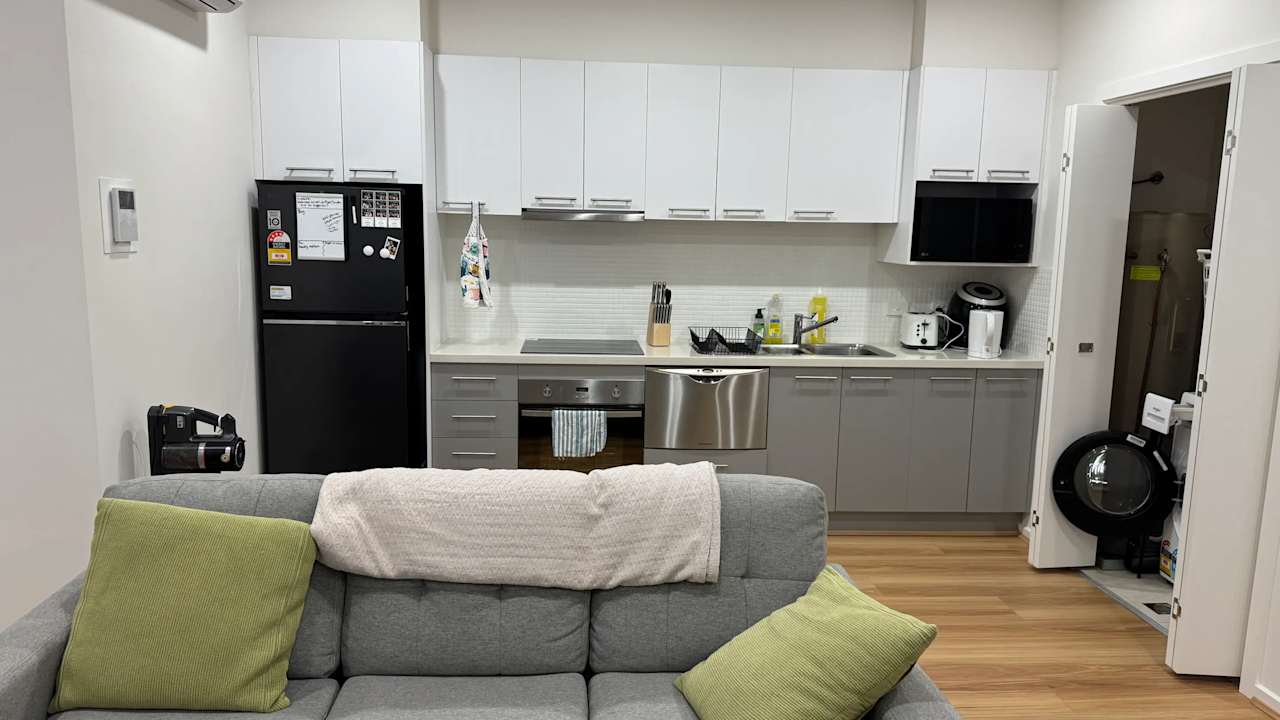 Unfurnished room in a flatshare