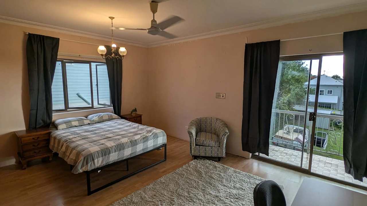 Furnished room in a share house