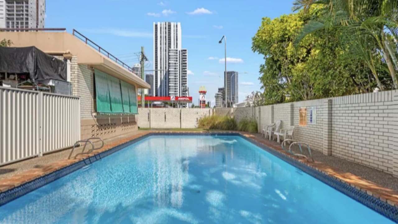 Furnished room in a flatshare