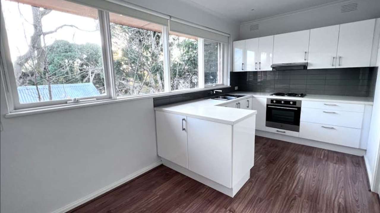 Unfurnished room in a flatshare