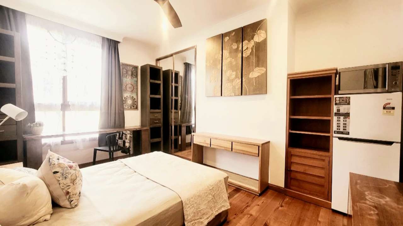 Furnished room in a share house