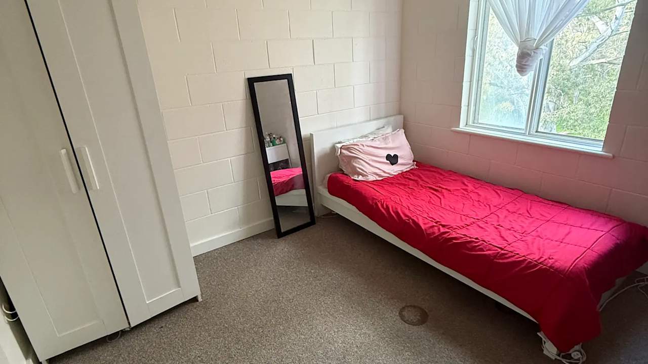 Furnished room in a flatshare
