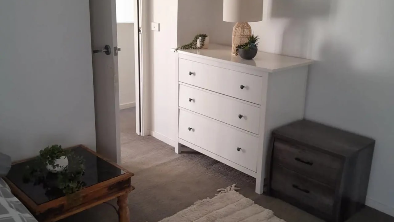 Room in a share house