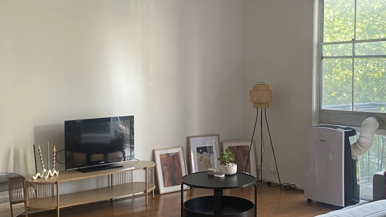 Unfurnished room in a flatshare