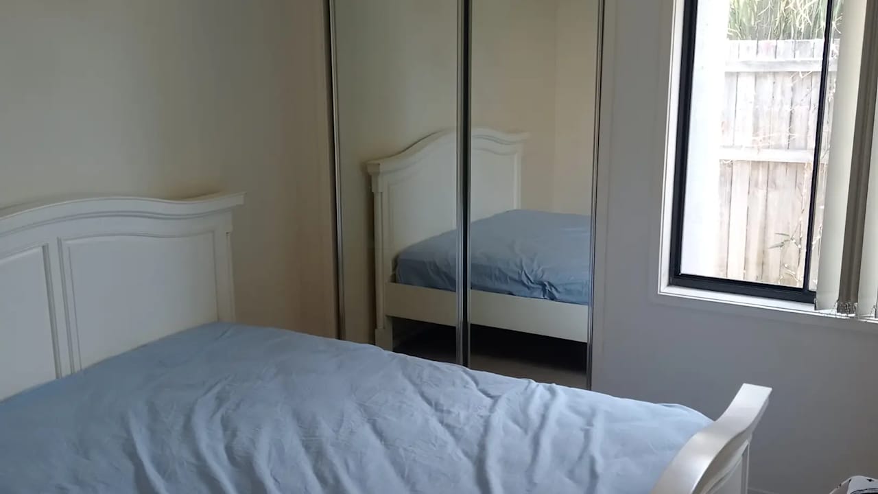Room in a share house