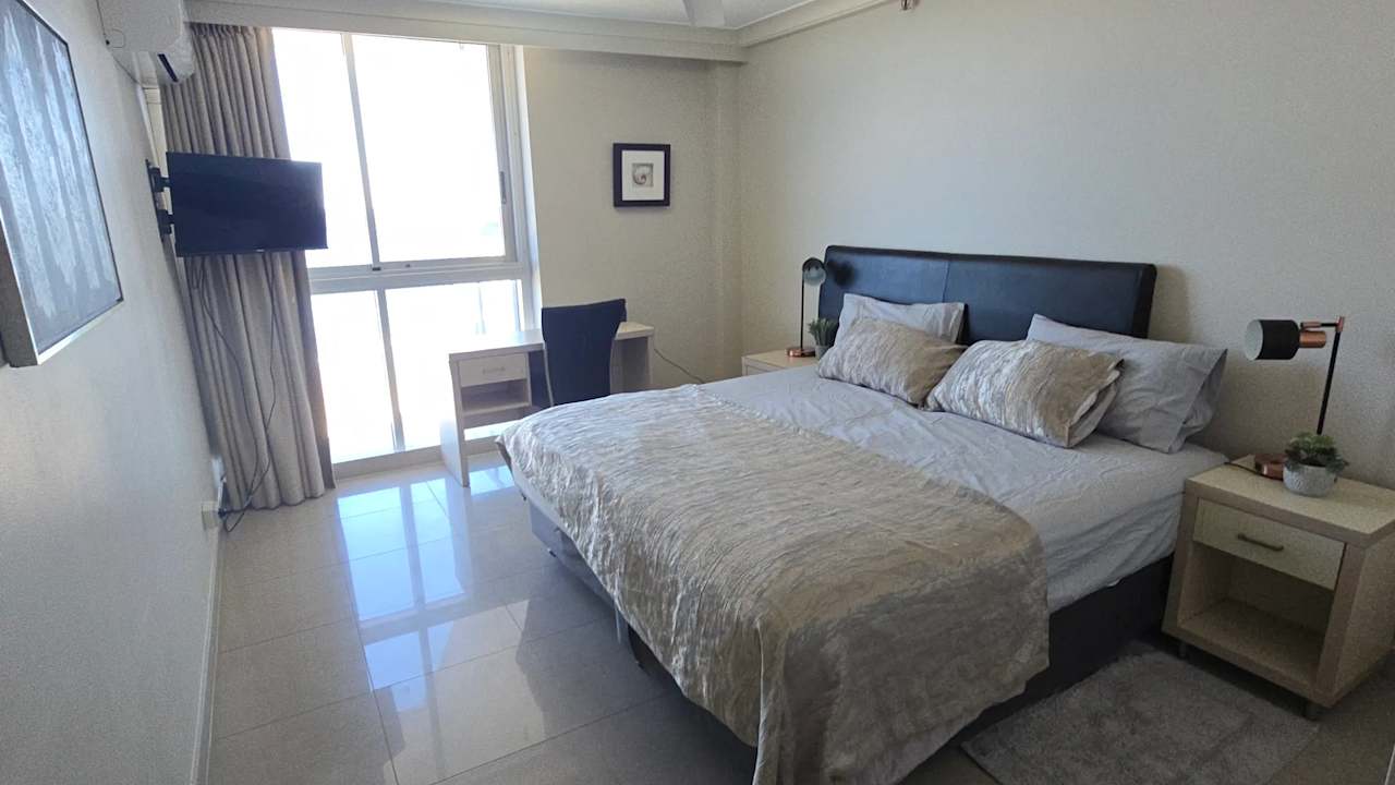 Furnished room with ensuite in a flatshare