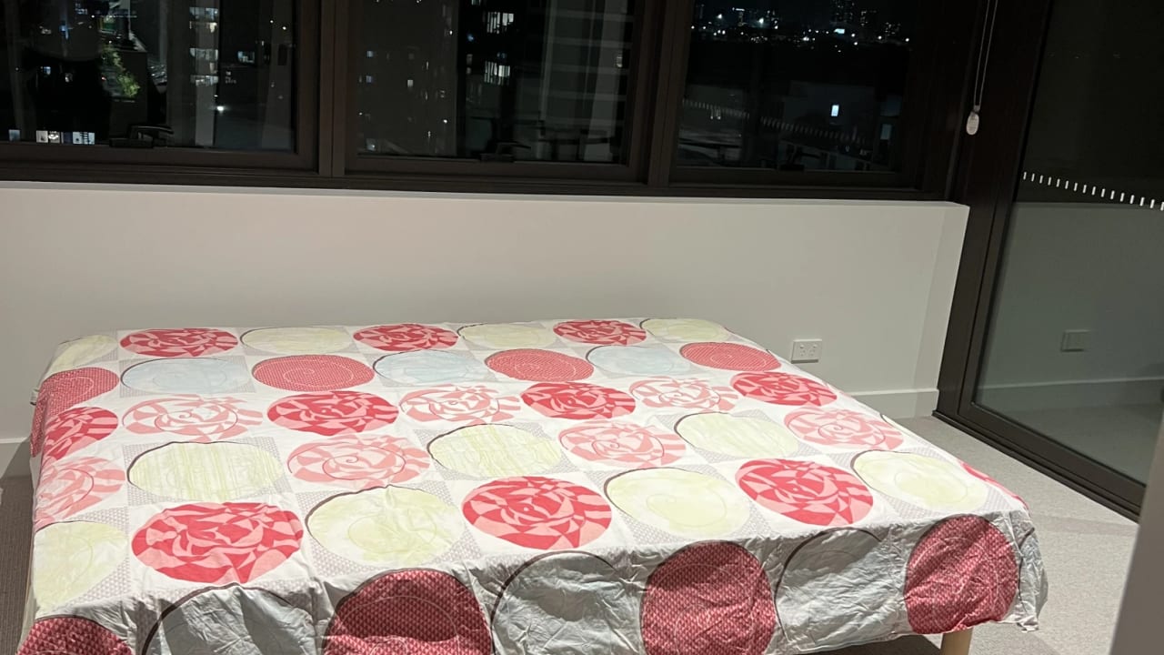 Furnished room with ensuite in a flatshare