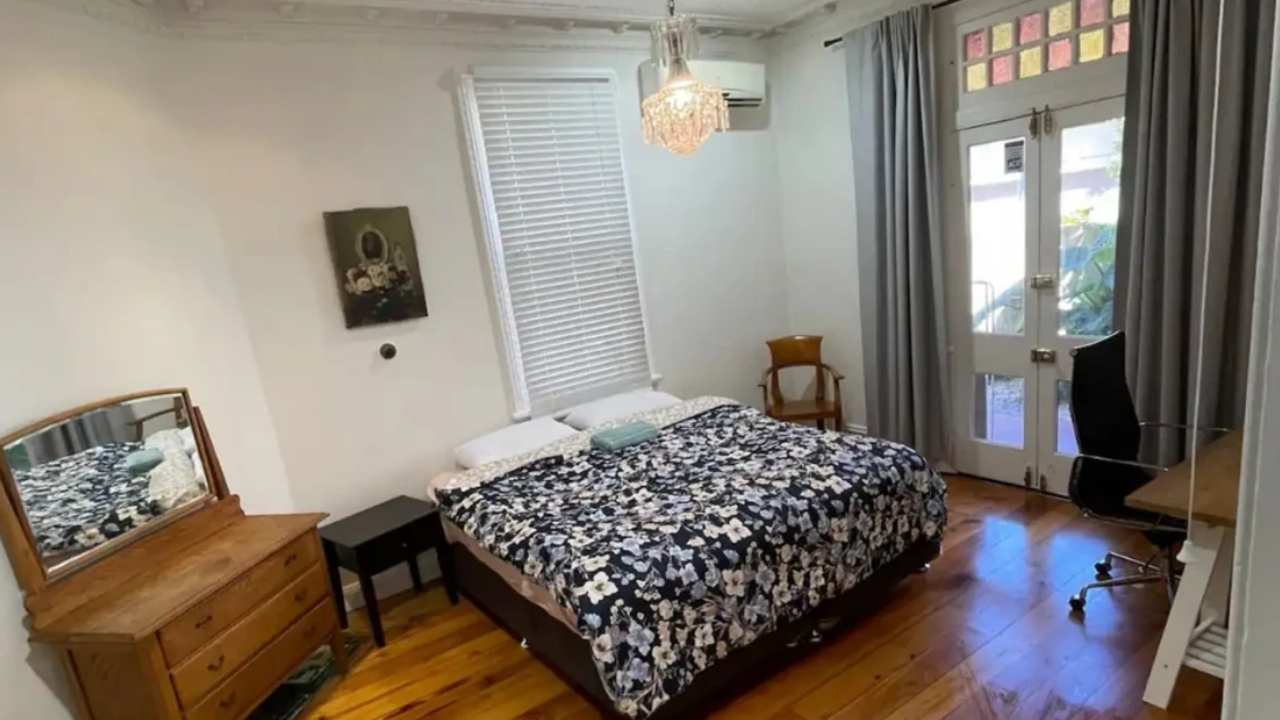 Furnished room in a share house