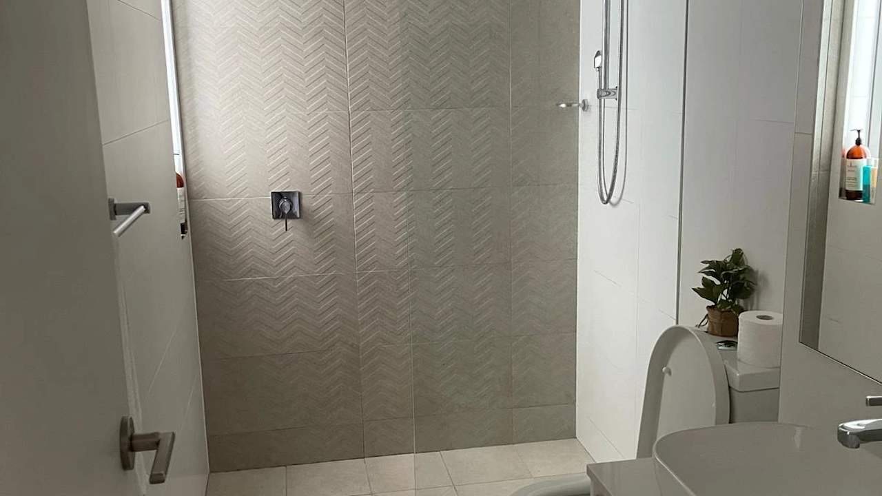 Furnished room with own bathroom