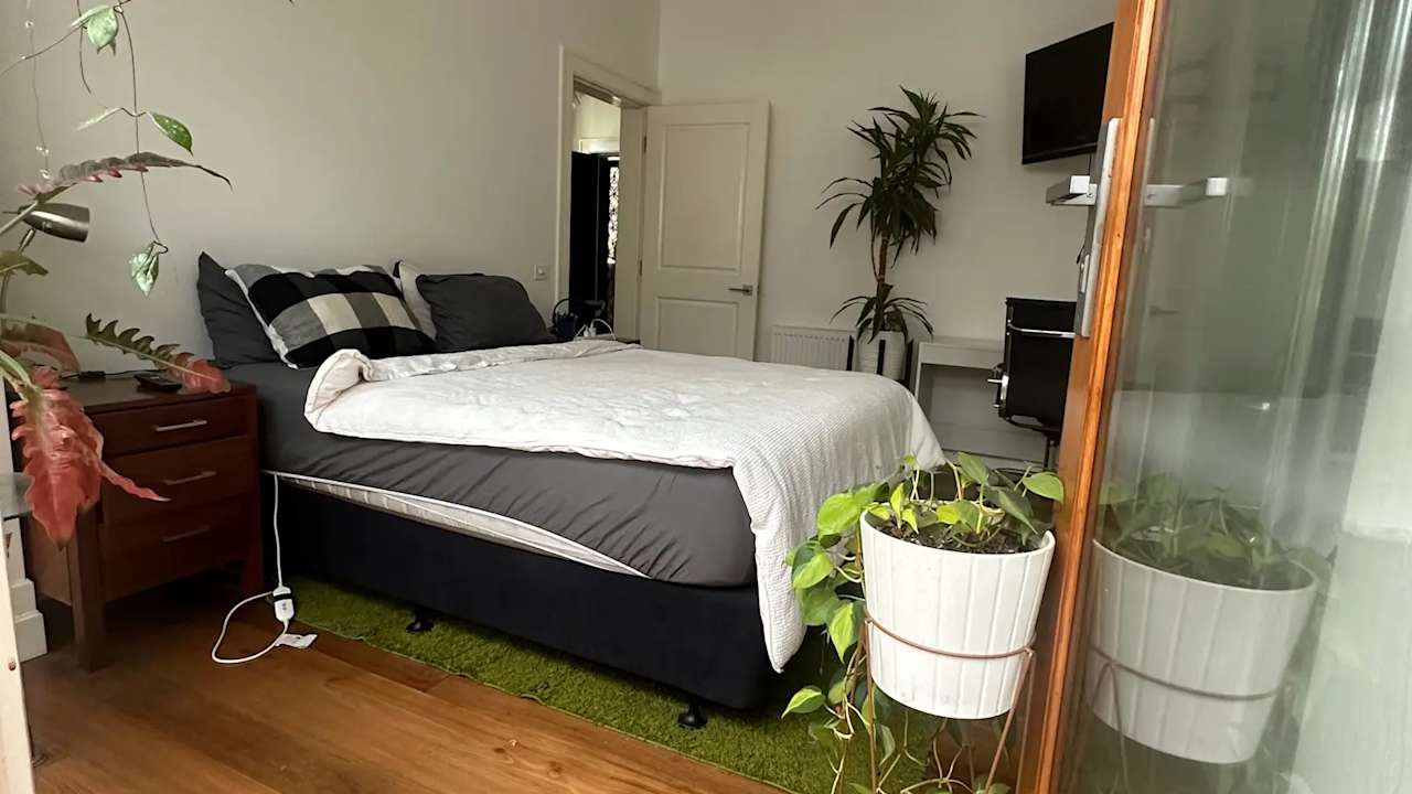 Furnished room with own bathroom