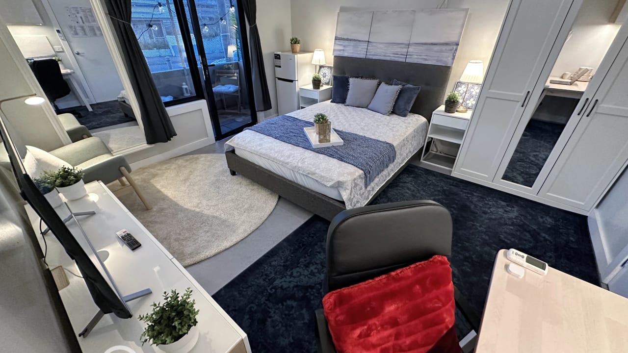 Furnished room in a share house