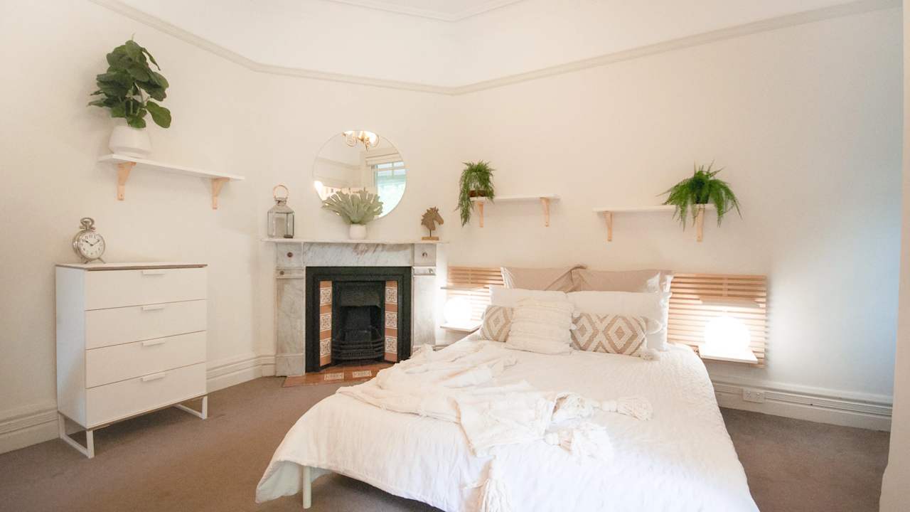 Furnished room in a share house