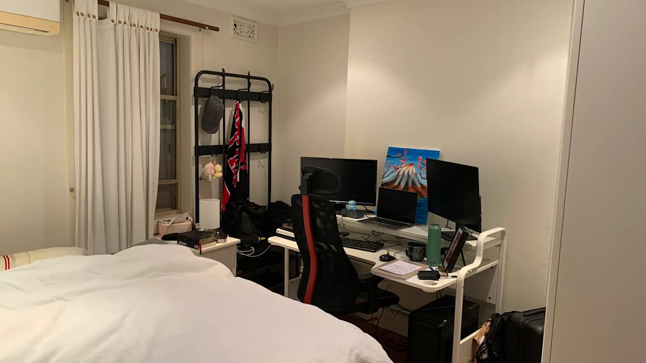 Room in a share house