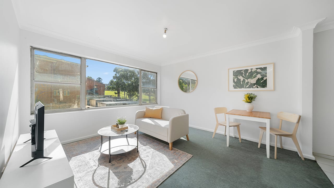 Whole property with 1 room for rent