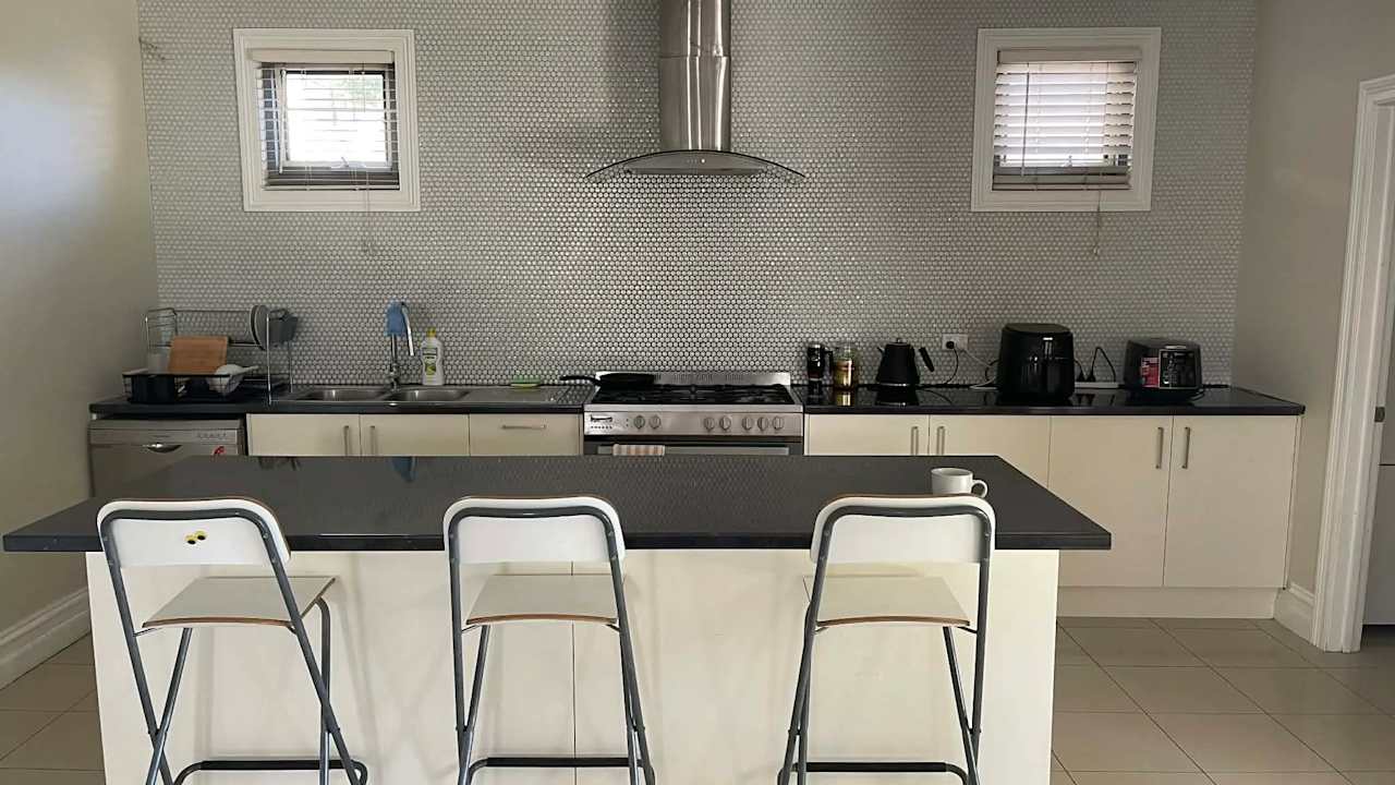 Room in a share house