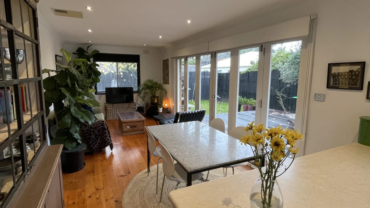 Furnished room in a share house