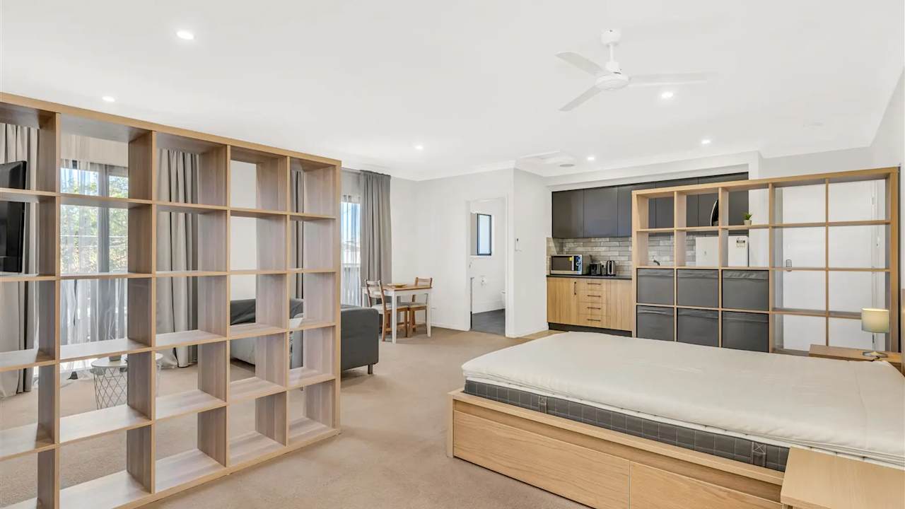 Furnished room studio flat for rent