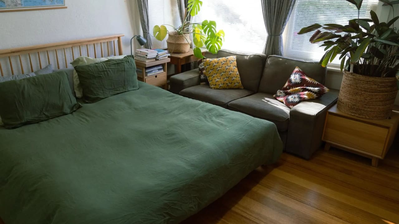 Furnished room in a share house