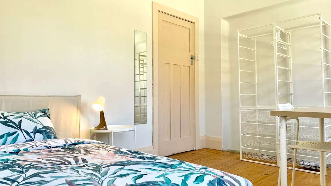 Furnished room in a share house