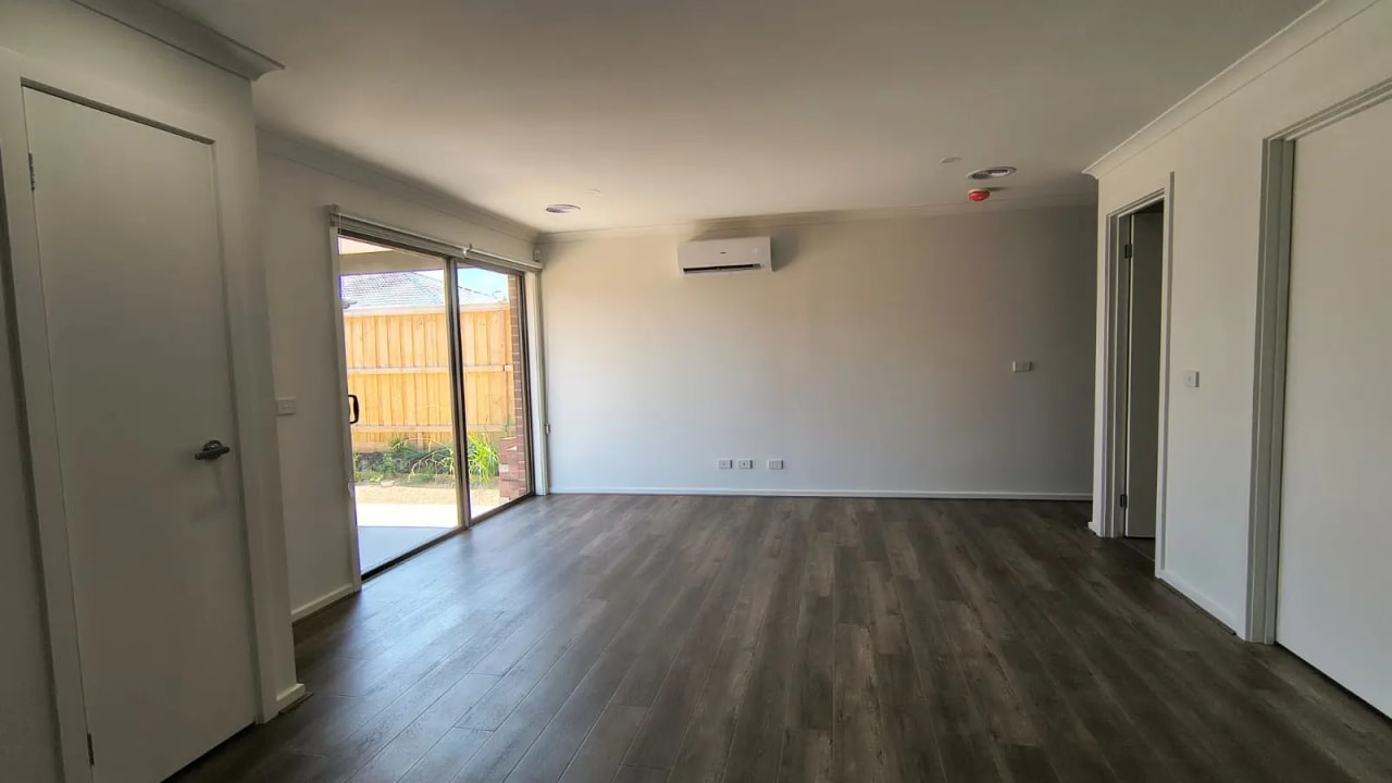 Whole property with 3 rooms for rent