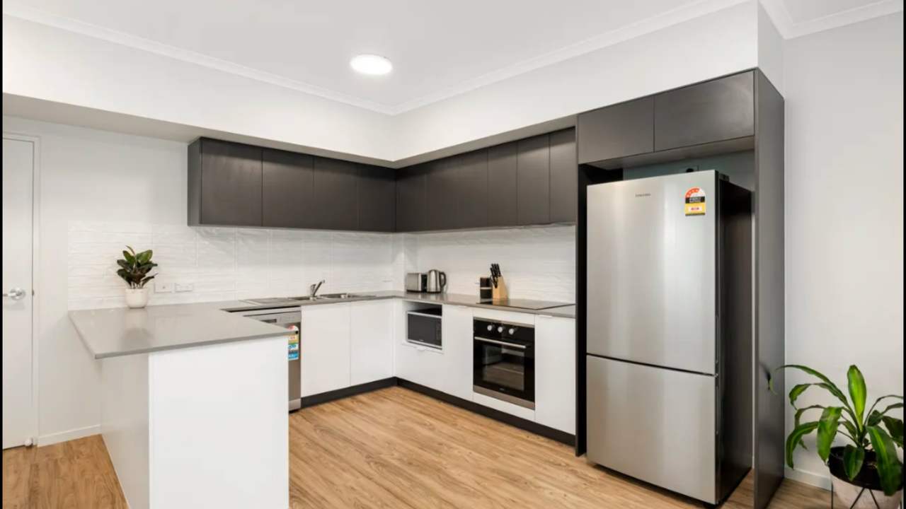 Whole property with 2 rooms for rent