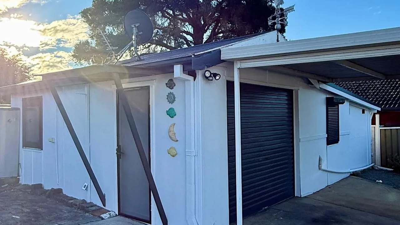 Unfurnished room granny flat for rent