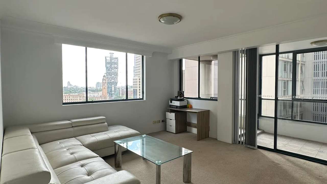 Furnished room with ensuite in a flatshare