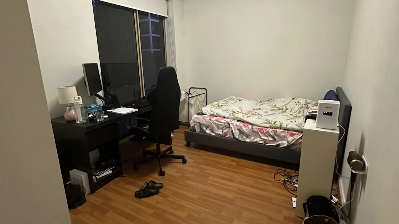 Unfurnished room in a flatshare
