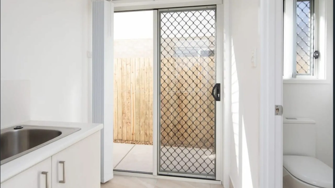 Unfurnished room with own bathroom