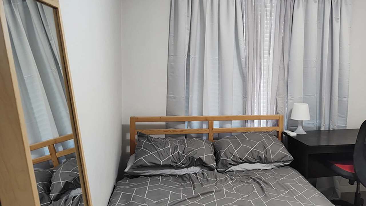 Furnished room in a flatshare