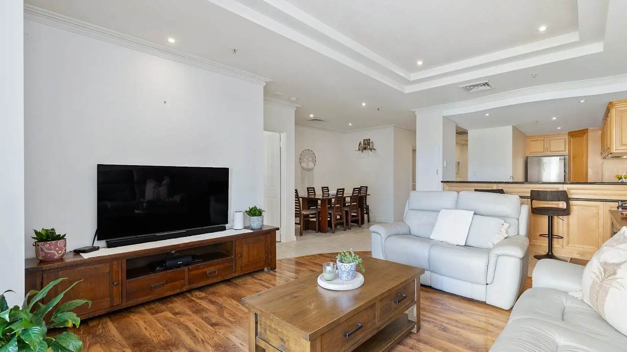 Furnished room with ensuite in a flatshare