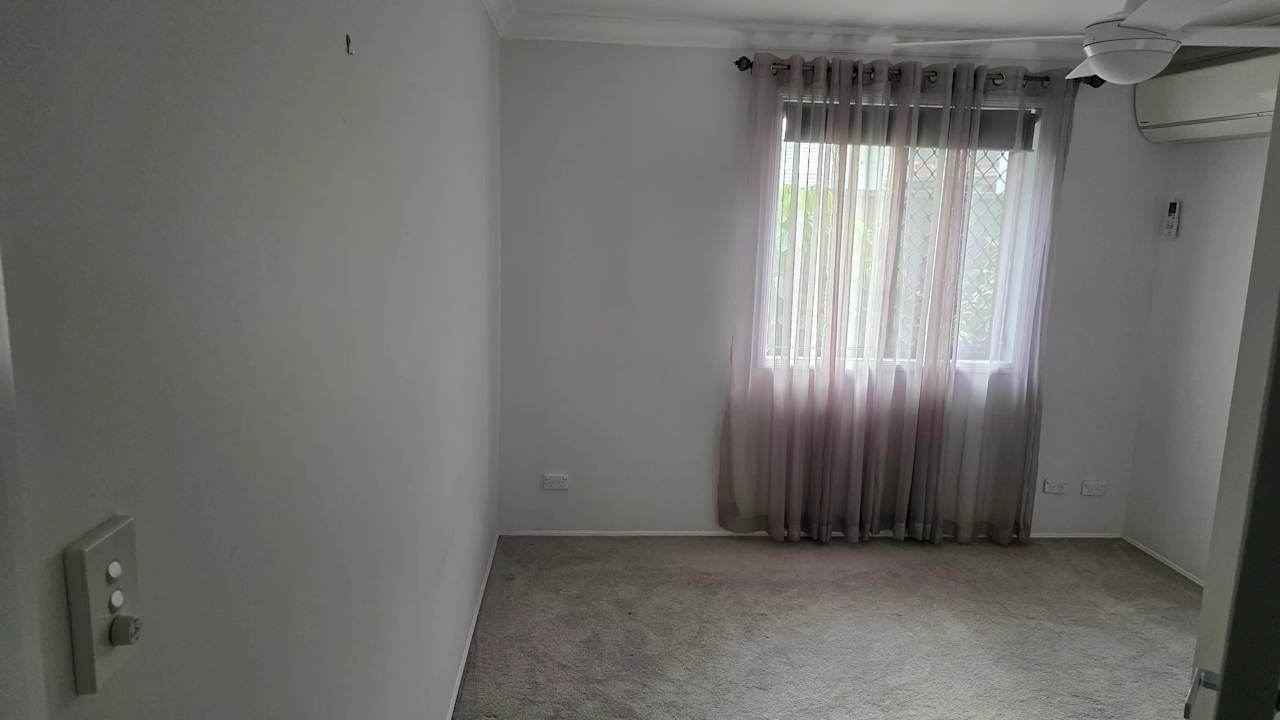 Room in a share house