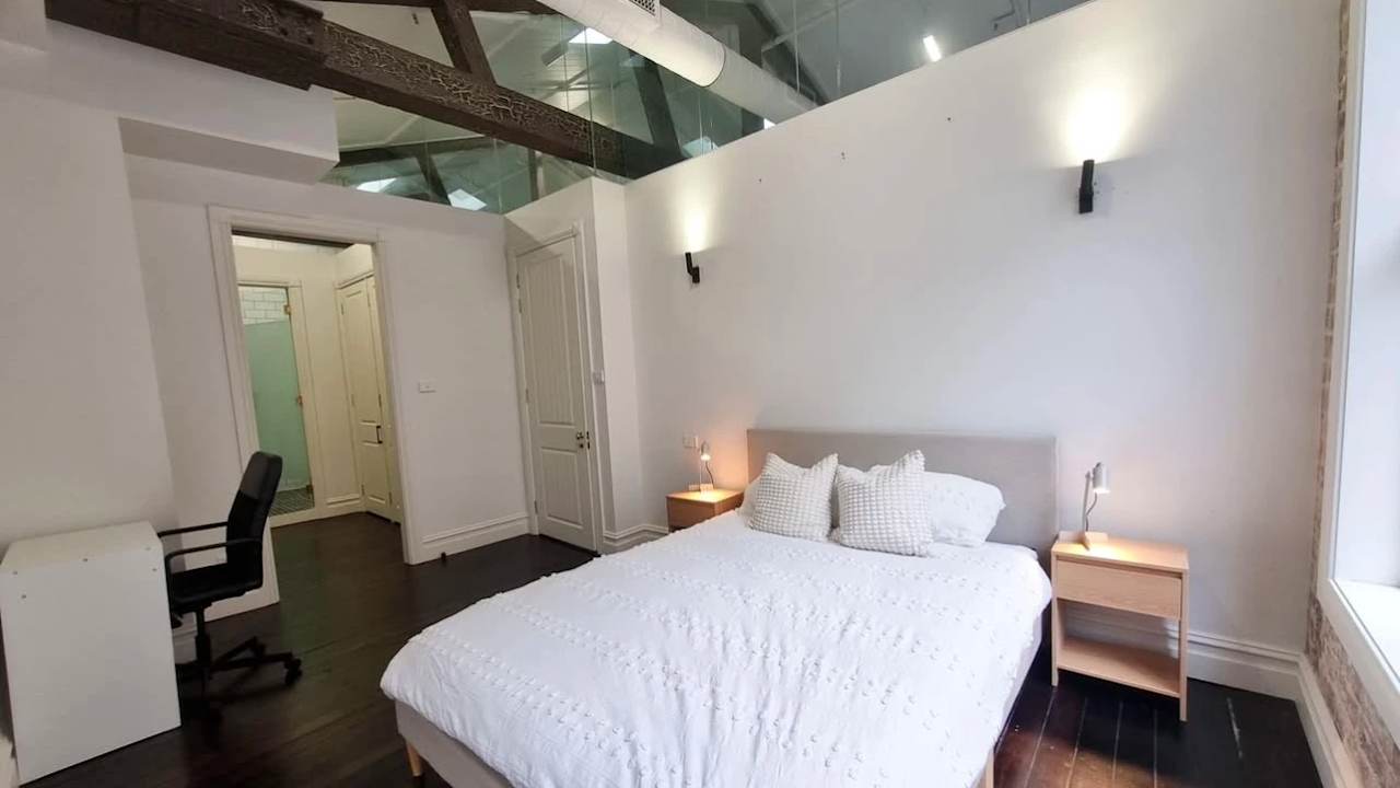 Furnished room with ensuite in a flatshare