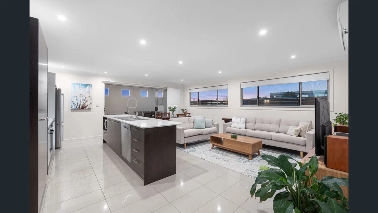 Furnished room with own bathroom