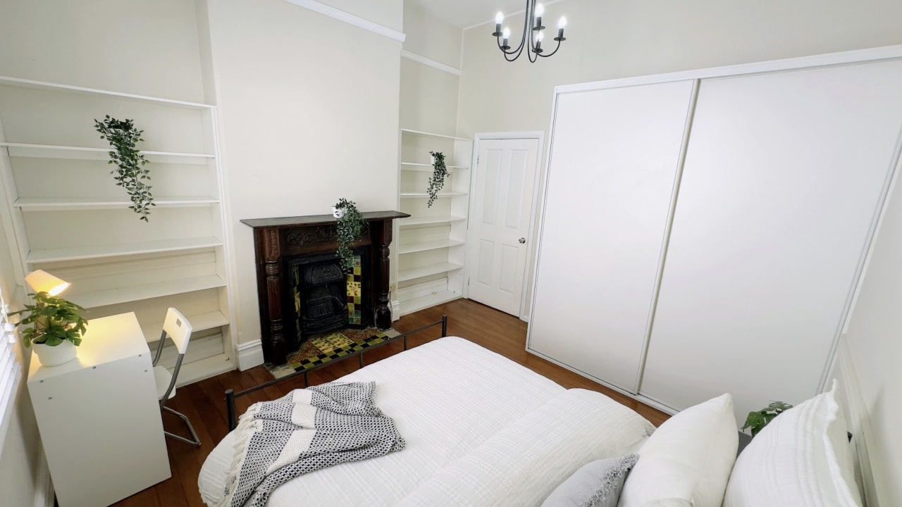 Furnished room in a flatshare