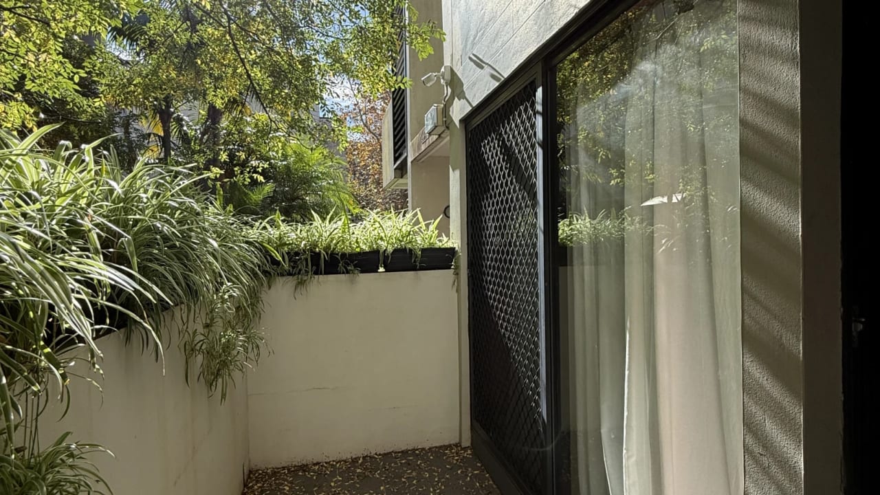 Furnished room in a flatshare