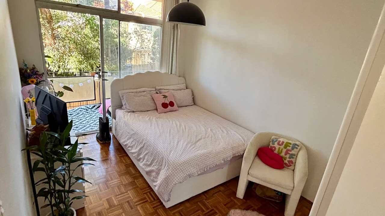 Furnished room in a flatshare