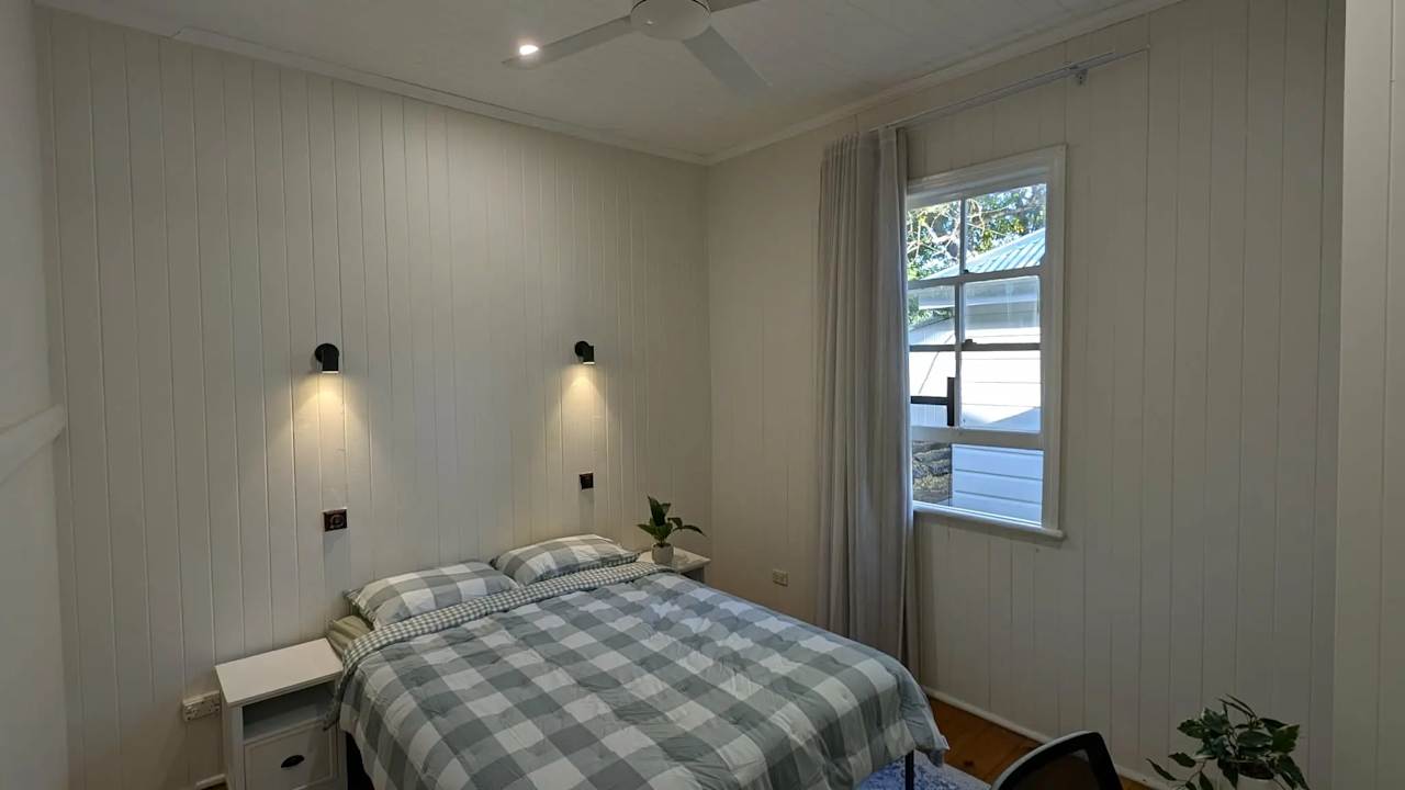 Furnished room in a share house