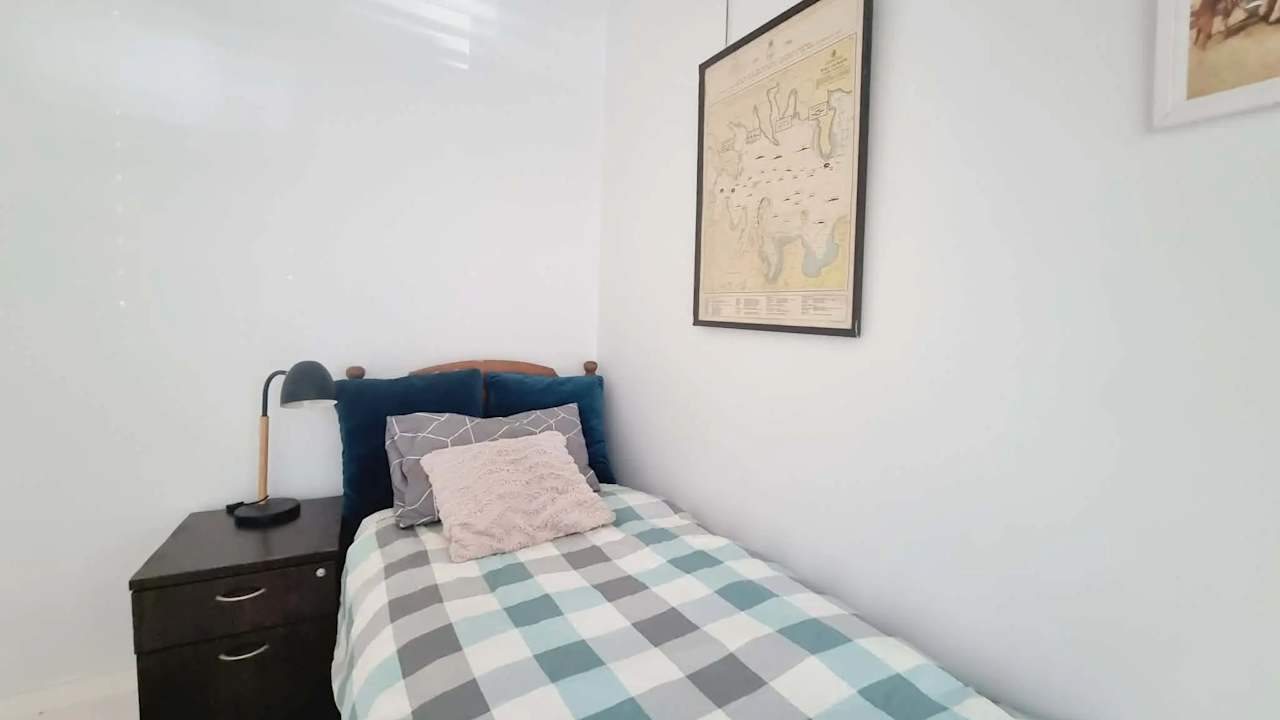 Furnished room in a share house