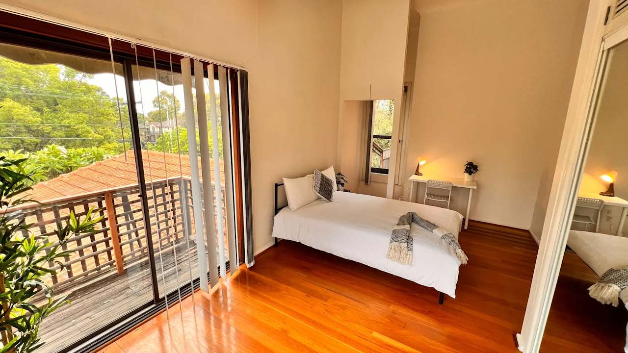 Furnished room in a share house